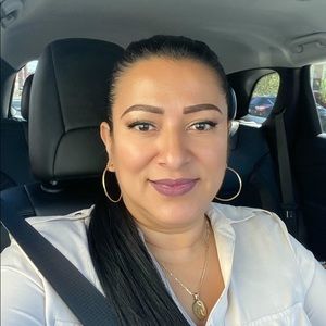 Meet your Posher, Ana